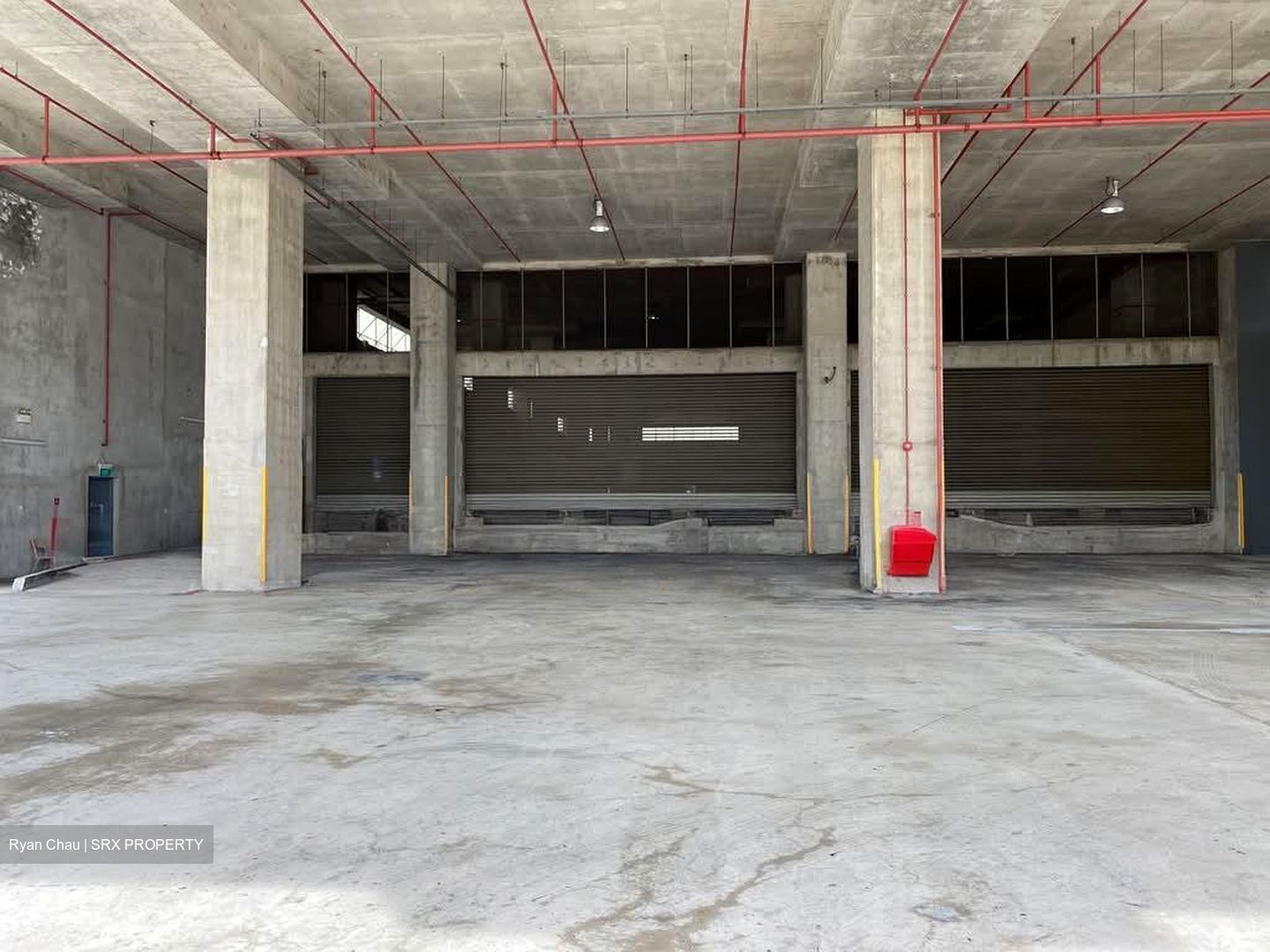 Benoi Sector (D22), Warehouse #587638101